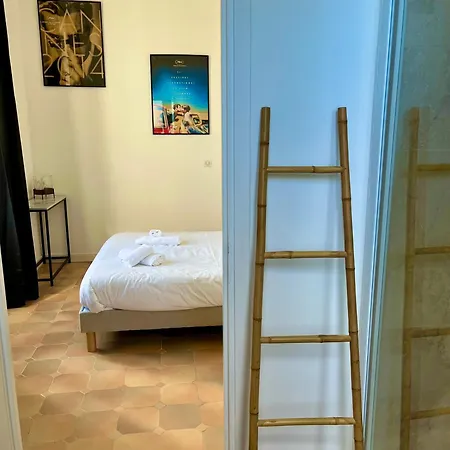 Les Roches Apartman *