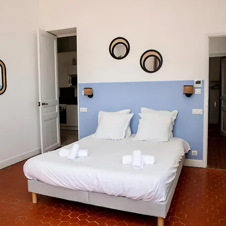 Апартаменты Les Roches Мандельё-ла-Напуль