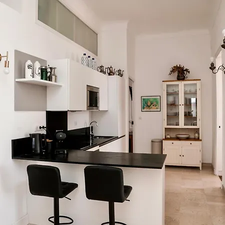 Les Roches Мандельё-ла-Напуль