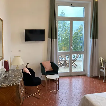 Les Roches Apartment *